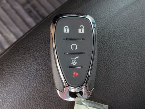 Used 2023 Chevrolet Traverse LT w/ LT Premium Package AWD/4WD image 35