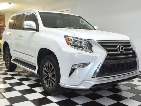 Used 2017 Lexus GX 460 Premium image 3