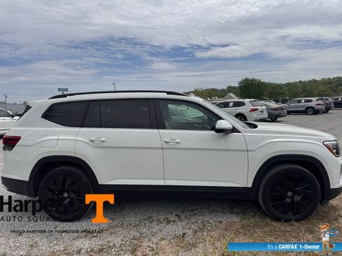 Used 2024 Volkswagen Atlas SE w/ Black Wheel Package image 6