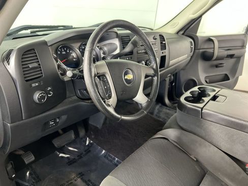 Used 2009 Chevrolet Silverado 1500 LT AWD/4WD image 11