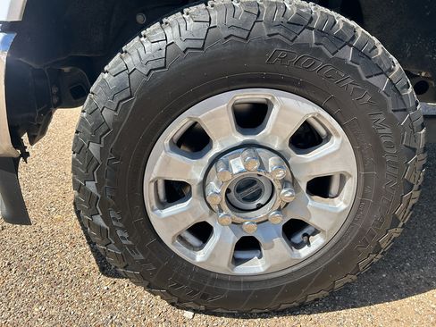 Used 2024 Ford F250 XLT w/ FX4 Off-Road Package AWD/4WD image 10