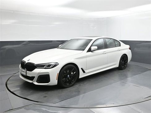 Used 2022 BMW 540i w/ Executive Package image 1