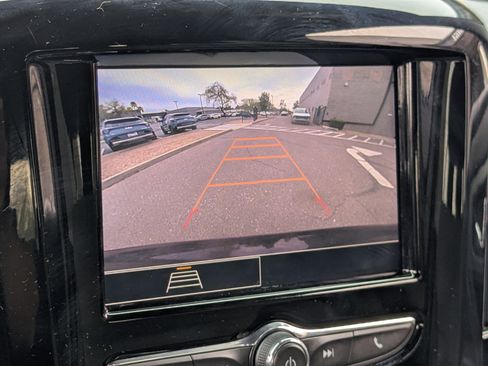 Used 2023 Chevrolet Traverse LT image 26