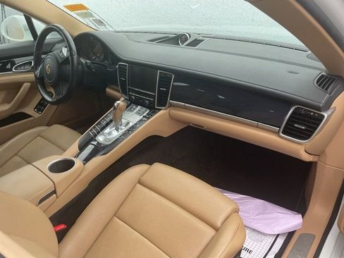 Used 2016 Porsche Panamera 4 image 16