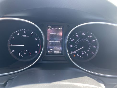 Used 2017 Hyundai Santa Fe Limited image 19