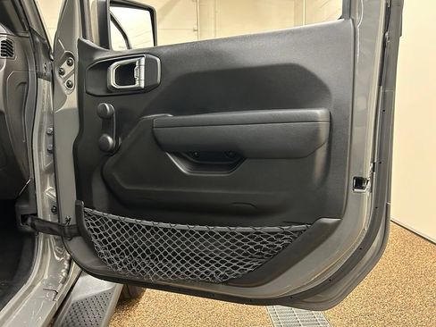 Used 2022 Jeep Wrangler Unlimited Sport AWD/4WD image 15