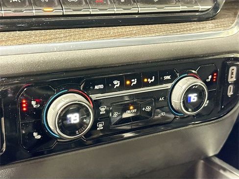 Used 2023 Chevrolet Silverado 1500 LT Trail Boss w/ Convenience Package II image 18