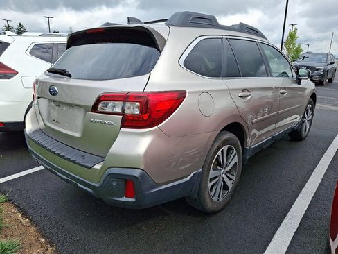 Used 2018 Subaru Outback 2.5i Limited AWD/4WD image 6