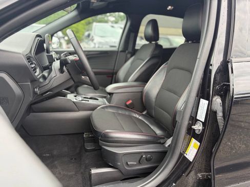 Used 2025 Ford Escape Active AWD/4WD image 19
