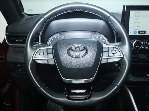 Used 2023 Toyota Highlander XSE image 22