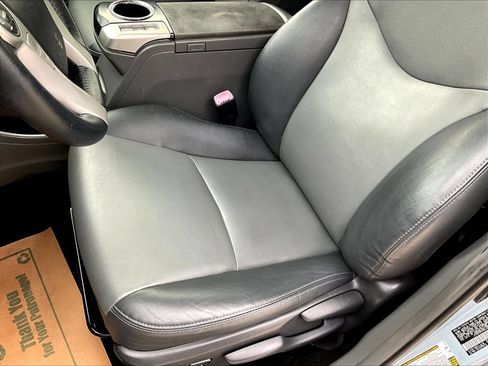 Used 2014 Toyota Prius V Five FWD image 21