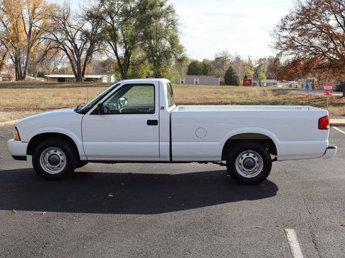 Used 2000 GMC Sonoma SL w/ Cold-Climate Pkg image 9