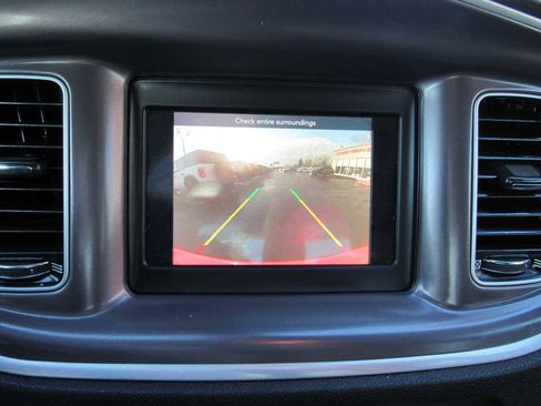 Used 2022 Dodge Charger SXT RWD image 18