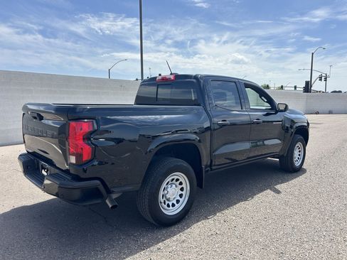 Used 2025 Chevrolet Colorado W/T RWD image 5