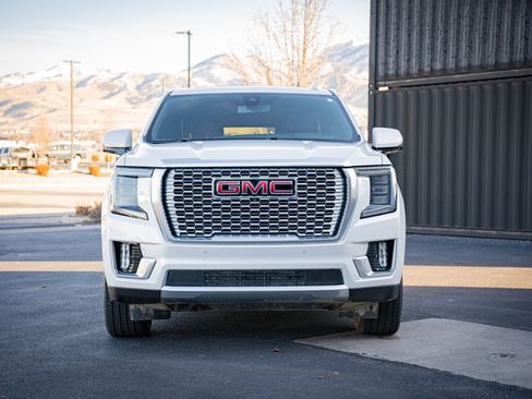 Used 2021 GMC Yukon XL Denali image 3