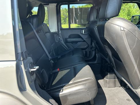 Used 2020 Jeep Wrangler Unlimited Sahara AWD/4WD image 11