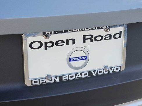 Used 2025 Volvo XC40 B5 Ultra w/ Protection Package Premier image 30