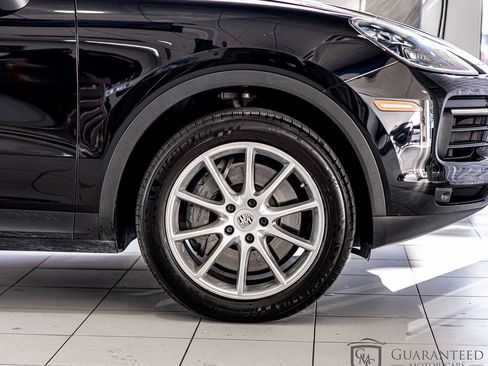 Used 2019 Porsche Cayenne S image 11