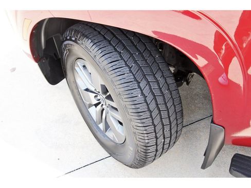 Used 2025 Nissan Frontier SV w/ SV Convenience Package RWD image 7