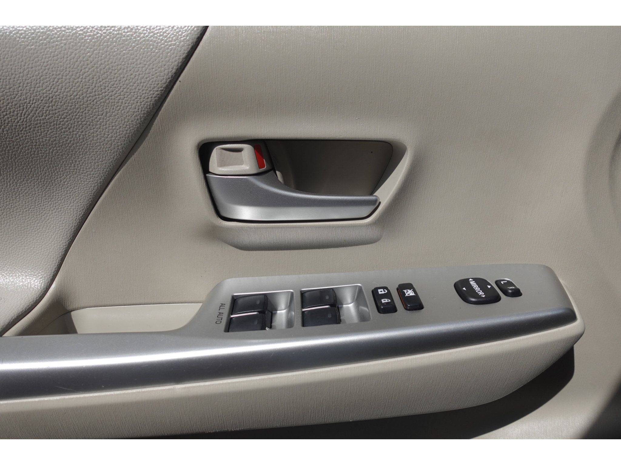 Used 2013 Toyota Prius V Three FWD image 11