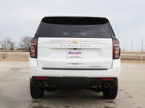 Used 2024 Chevrolet Suburban Premier image 8