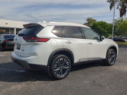 Certified 2025 Nissan Rogue SL w/ Tech Package AWD/4WD image 4