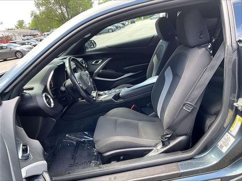 Used 2020 Chevrolet Camaro LT RWD image 10