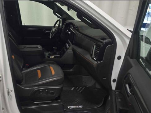 Certified 2022 GMC Sierra 1500 AT4 w/ Technology Package image 14