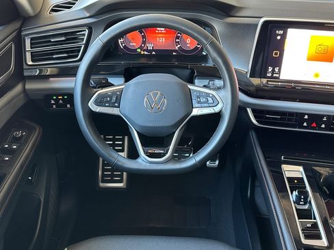 New 2025 Volkswagen Atlas Peak Edition SE image 11