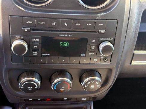 Used 2011 Jeep Compass Latitude AWD/4WD image 15