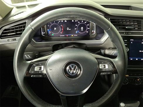 Used 2020 Volkswagen Tiguan SEL w/ 3rd Row Seat Package image 20