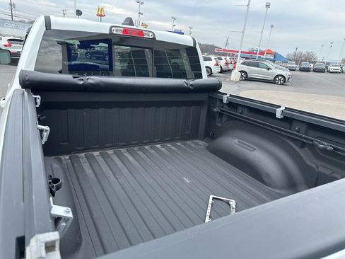 Used 2022 RAM 1500 Big Horn AWD/4WD image 19