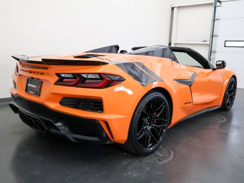 Used 2023 Chevrolet Corvette Z06 RWD image 4