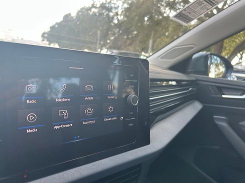 New 2026 Volkswagen Jetta SE FWD image 12