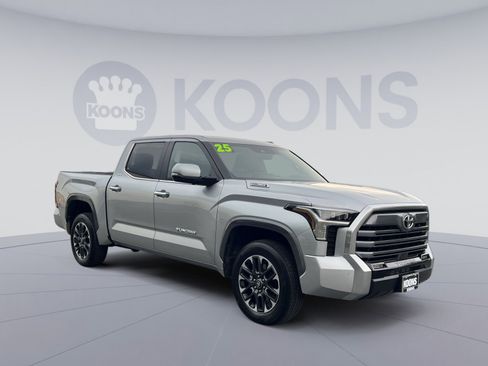 Used 2025 Toyota Tundra Limited AWD/4WD image 2