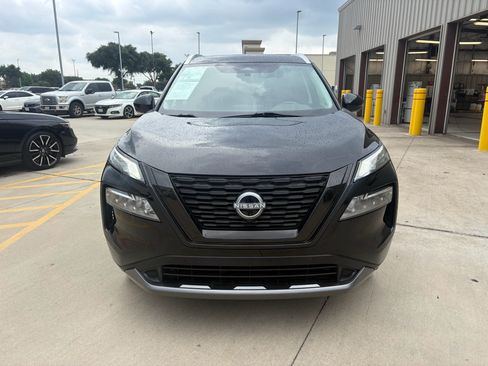 Used 2023 Nissan Rogue SL w/ SL Premium Package FWD image 3