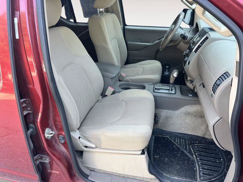 Used 2016 Nissan Frontier SV w/ SV Value Truck Package AWD/4WD image 14