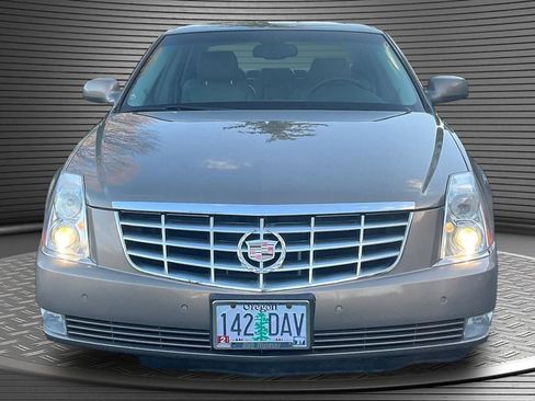 Used 2006 Cadillac DTS w/ Sun And Sound Package image 2