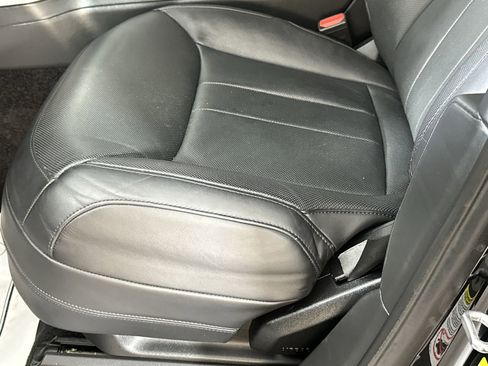 Used 2023 Land Rover Range Rover SE image 12