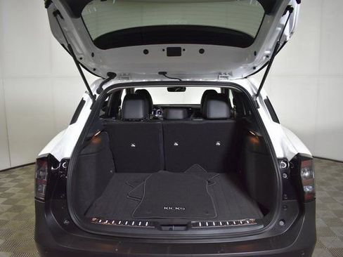 Certified 2025 Nissan Kicks SR w/ Illumination Package image 28