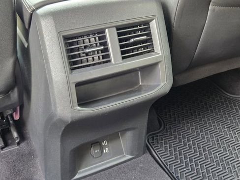 Certified 2021 Volkswagen Atlas Cross Sport SE image 15