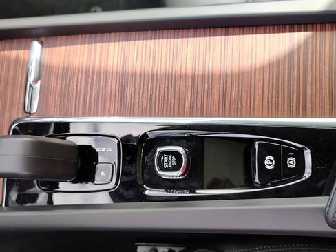 New 2026 Volvo V60 B5 Cross Country Plus w/ Protection Package Premier image 24