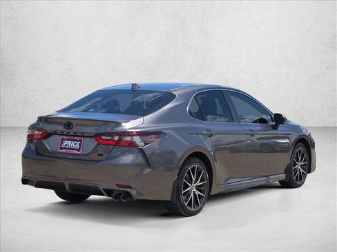 Used 2024 Toyota Camry SE FWD image 5