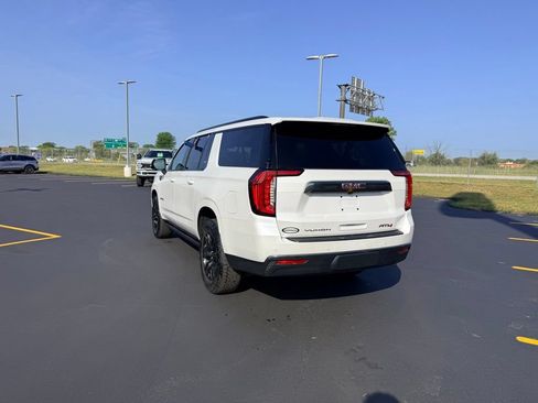 Used 2023 GMC Yukon XL AT4 w/ AT4 Premium Package AWD/4WD image 9