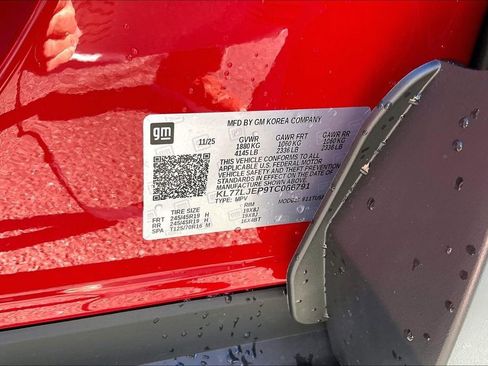 New 2026 Chevrolet Trax RS w/ Sunroof Package image 8