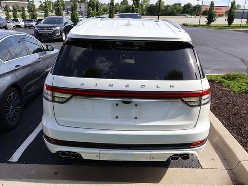 Used 2022 Lincoln Aviator Grand Touring w/ Equipment Group 301A AWD/4WD image 13