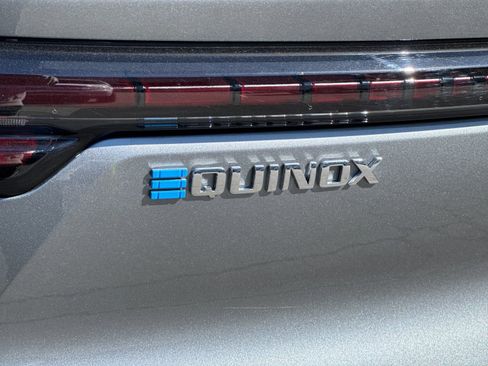 New 2026 Chevrolet Equinox EV LT image 32