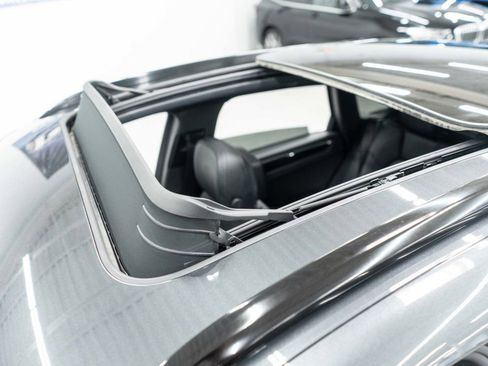 Used 2023 Porsche Macan Turbo image 46