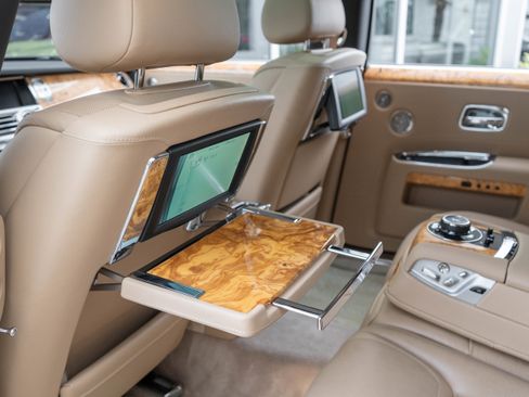Used 2017 Rolls-Royce Ghost image 47