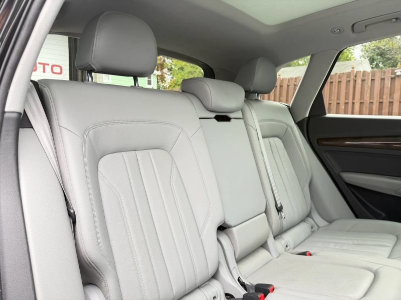 Used 2018 Audi Q5 2.0T Premium Plus AWD/4WD image 28